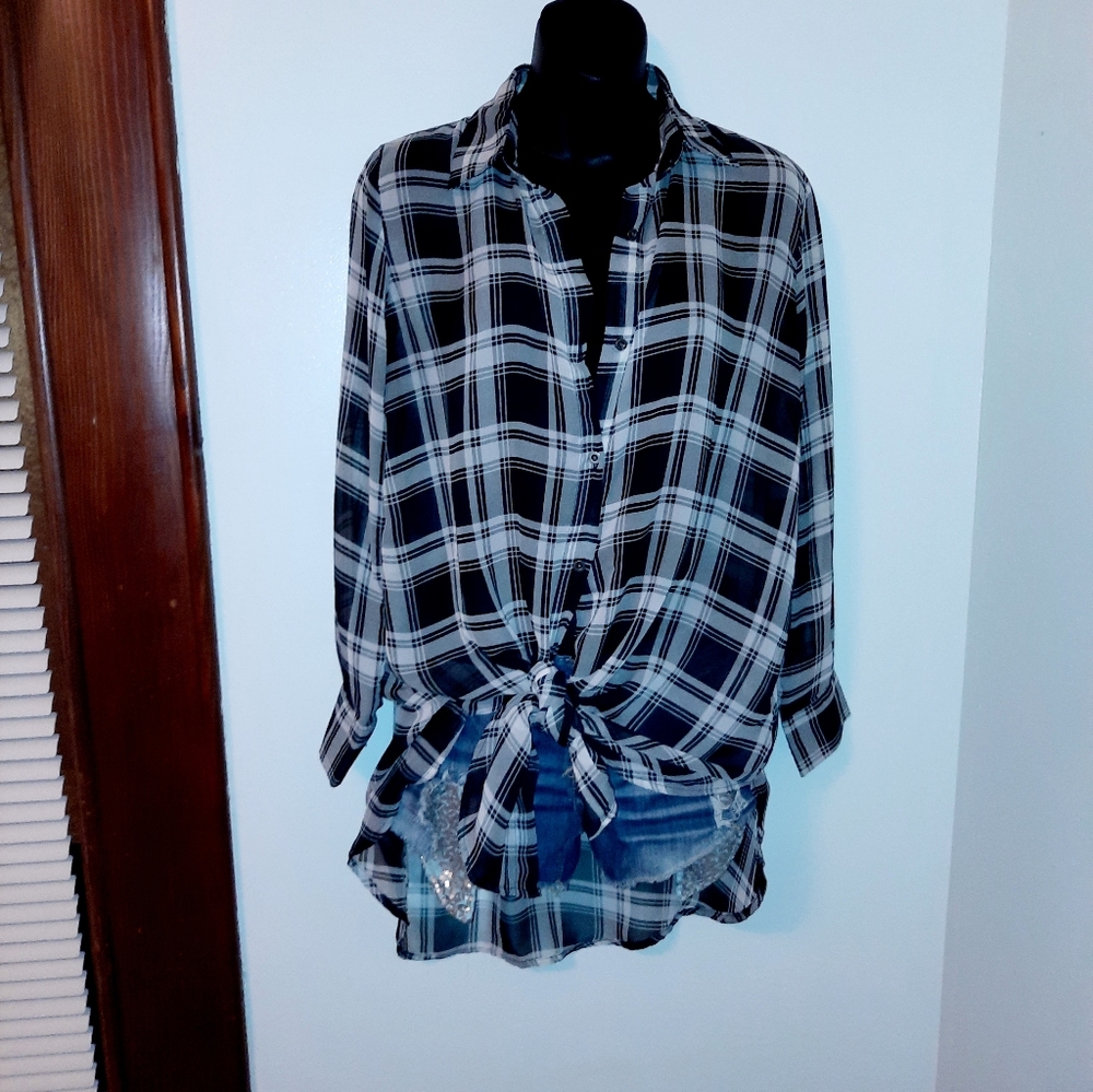 Top - Picture 5 of 6